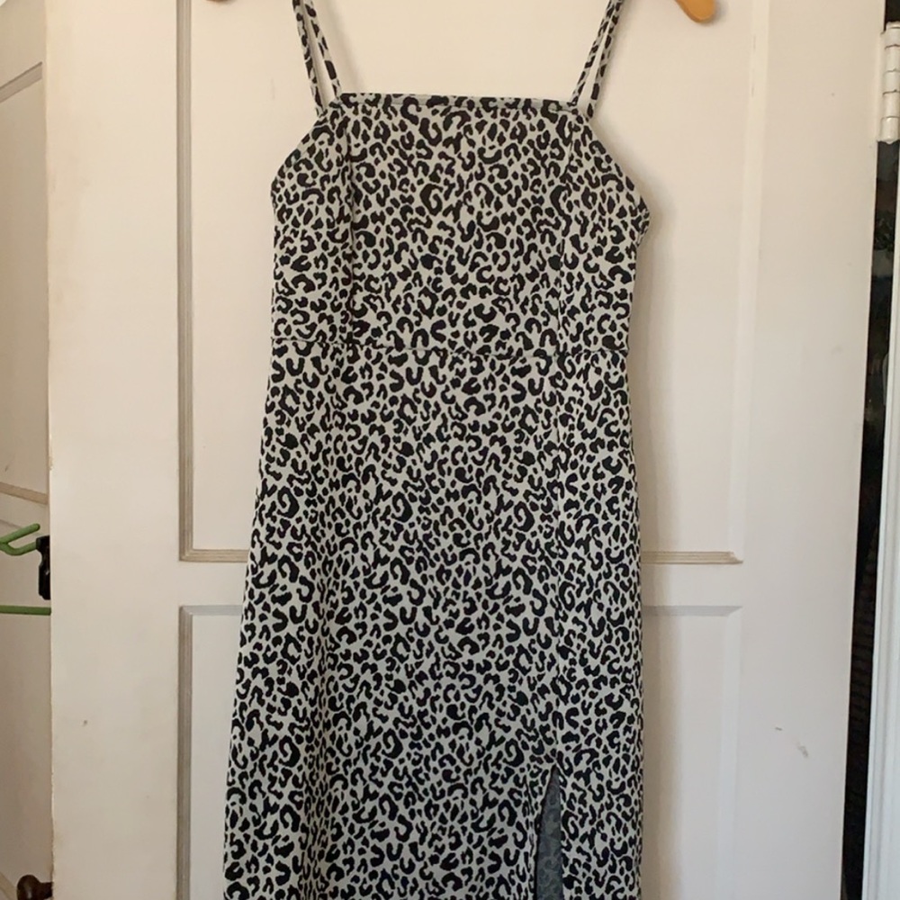 Leopard Print Dress With Split - image 7
